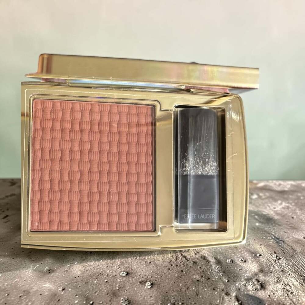 Estée Lauder The Sculpting Blush in Rebellious Rose
